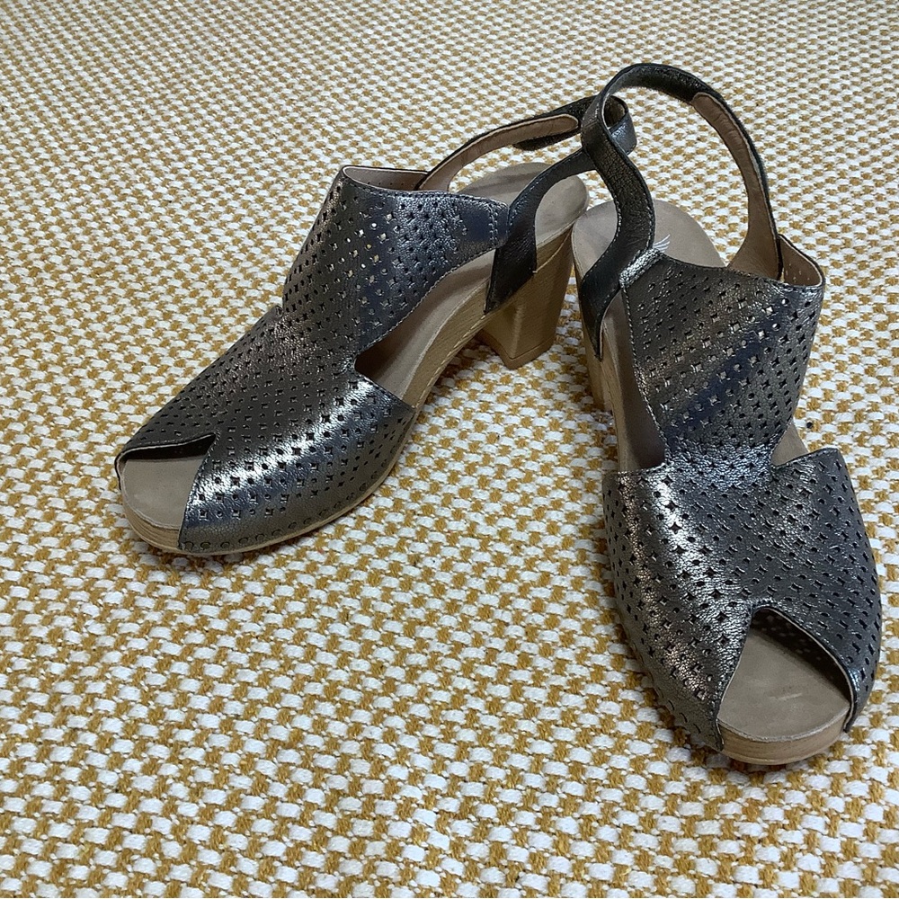 Dansko shoes Teagan - Gunmetal (silver) size 38. US 7-7.5 - Picture 5 of 14